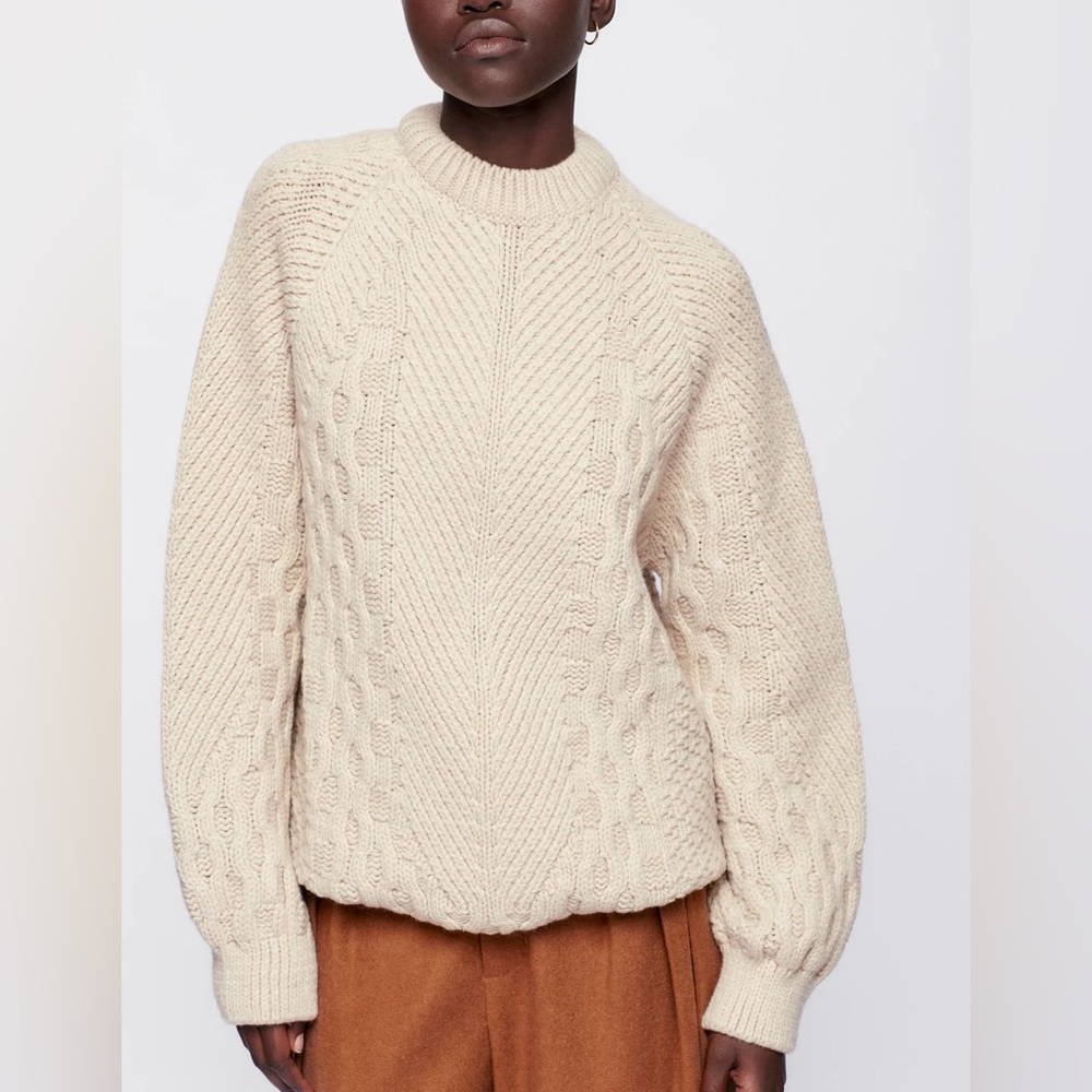 KOTN Women Cable Sweater Cream Color Size XL NWT